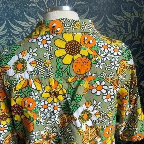 Disney World 50th Anniversary Vault Orange Bird Camp Shirt 2022 - Picture 4 of 9